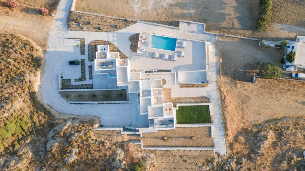 Naxos Earth